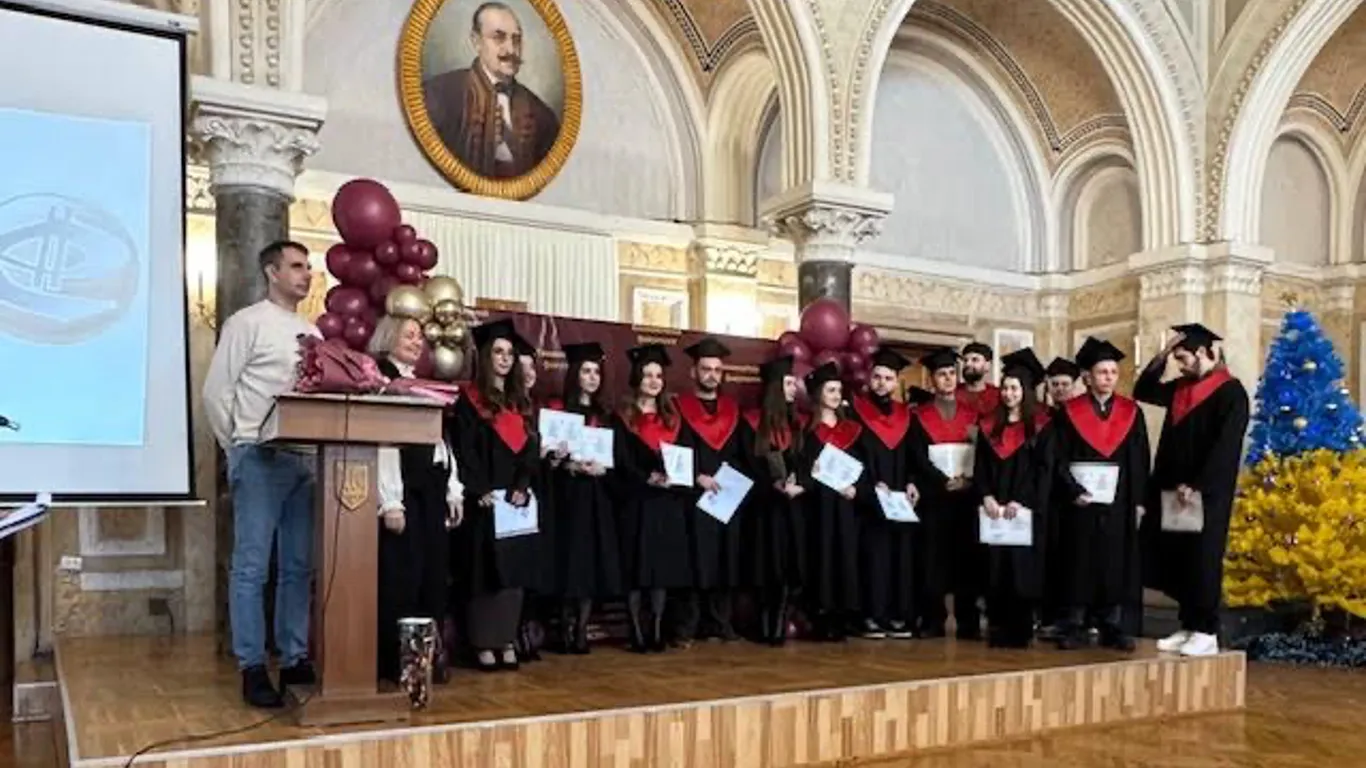 УСПІХ, ЗРІЛІСТЬ І НОВІ ГОРИЗОНТИ УРОЧИСТЕ ВРУЧЕННЯ ДИПЛОМІВ МАГІСТРАМ СПЕЦІАЛЬНОСТІ МЕНЕДЖМЕНТ